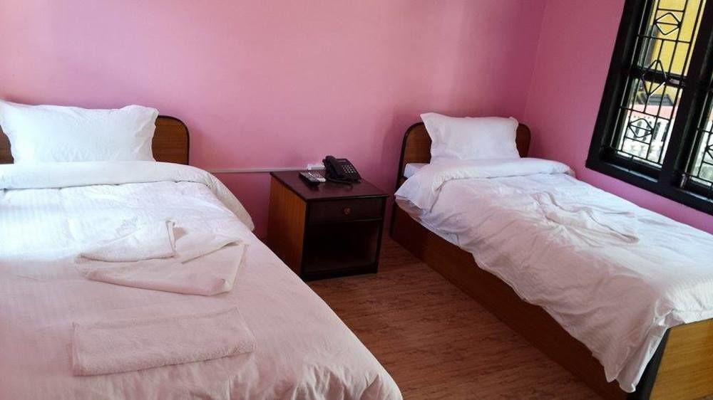 Sauraha Nana Hotel Екстер'єр фото