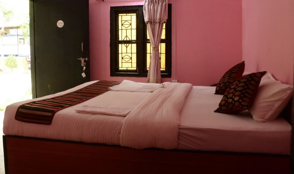 Sauraha Nana Hotel Екстер'єр фото