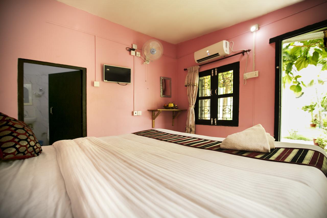 Sauraha Nana Hotel Екстер'єр фото