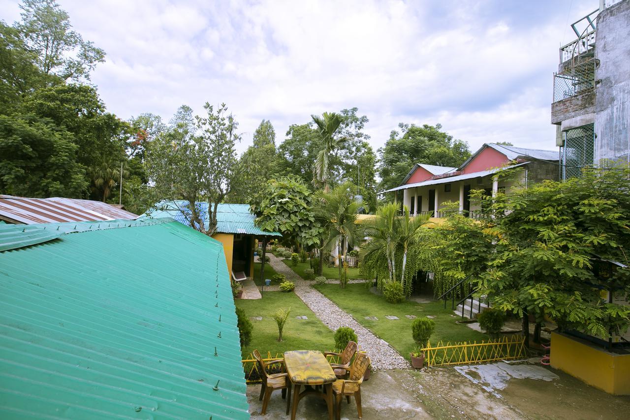 Sauraha Nana Hotel Екстер'єр фото