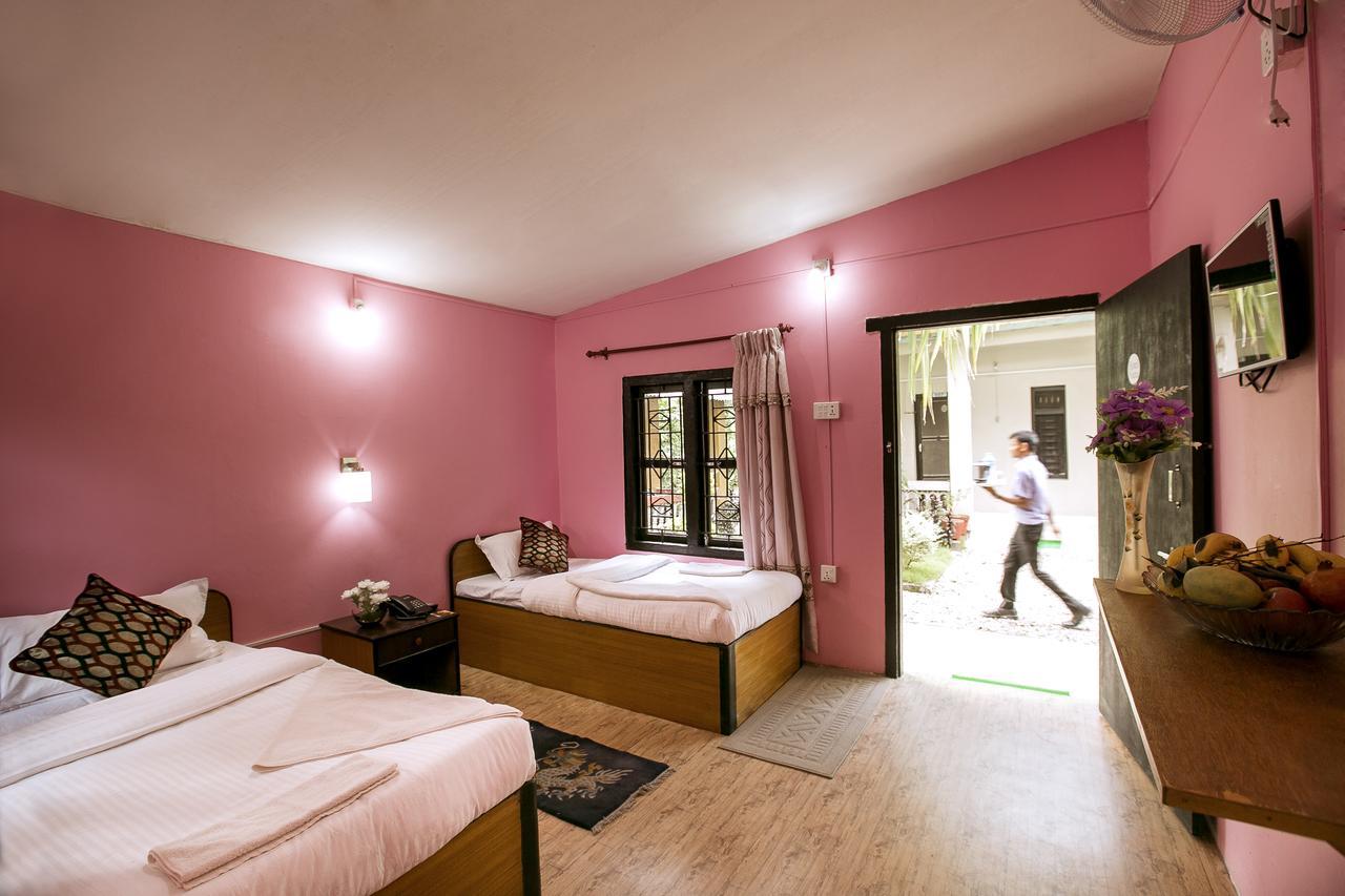 Sauraha Nana Hotel Екстер'єр фото