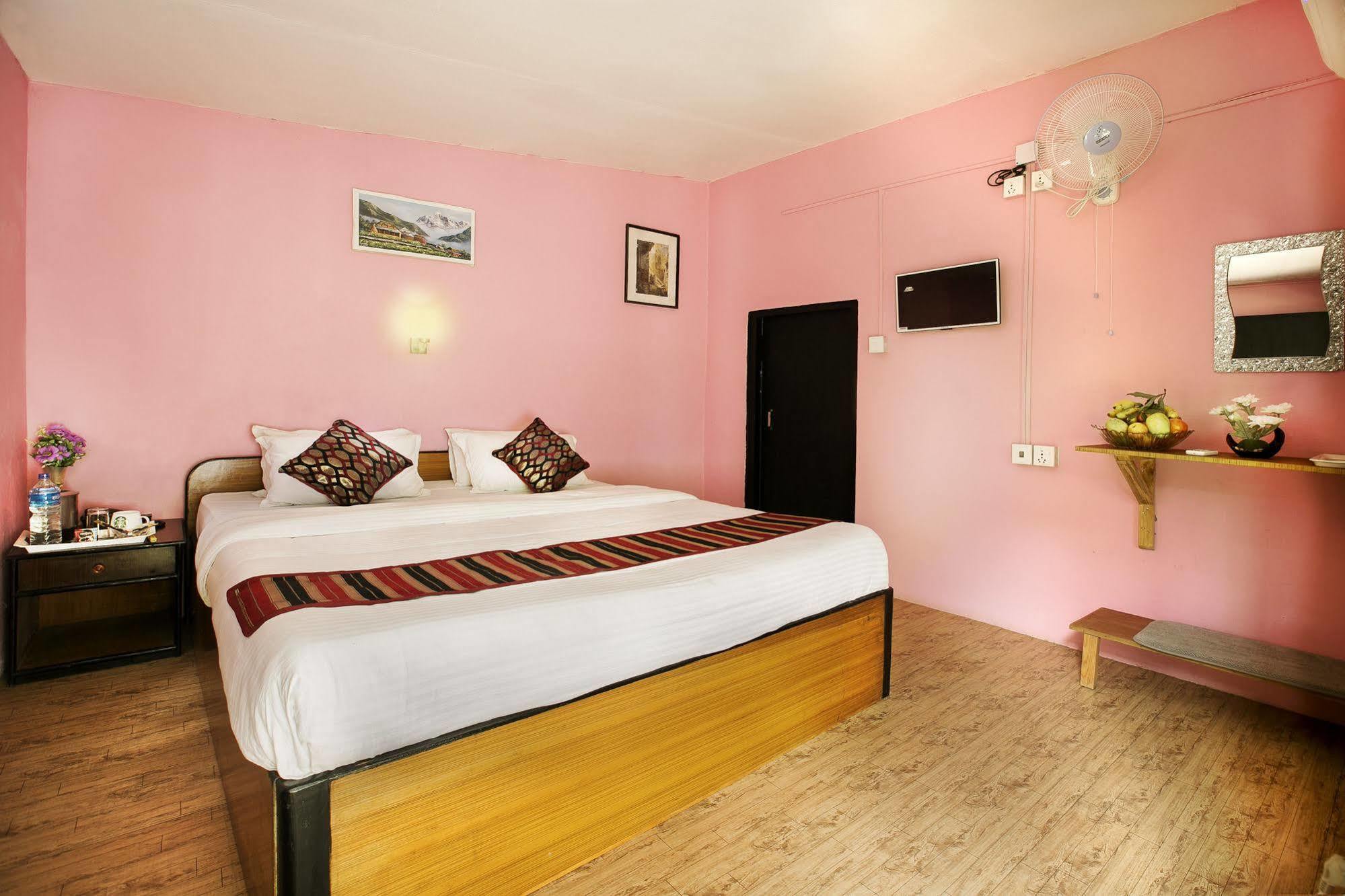 Sauraha Nana Hotel Екстер'єр фото