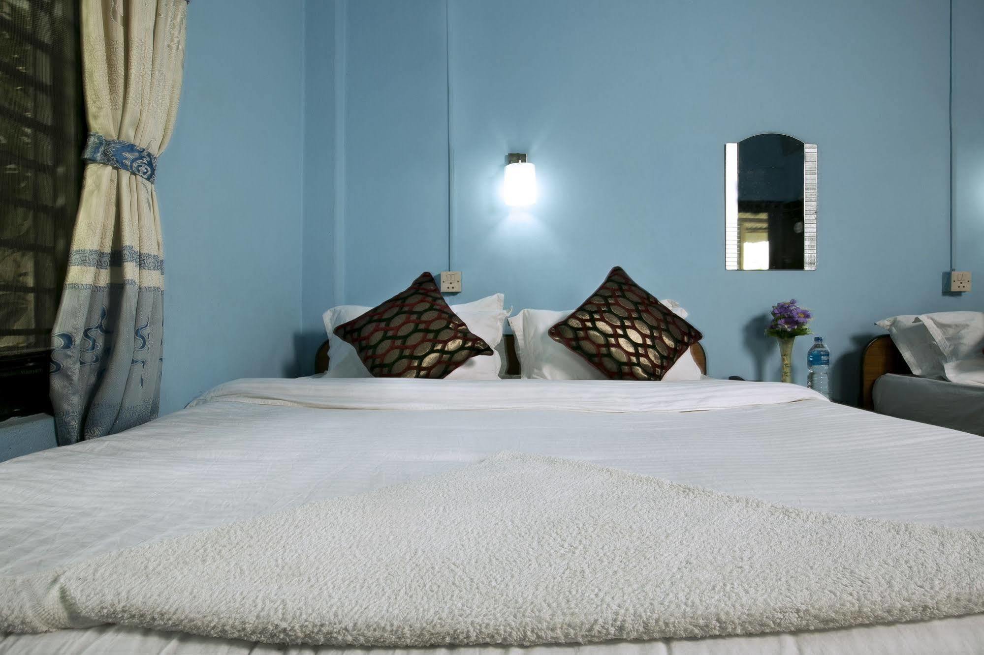 Sauraha Nana Hotel Екстер'єр фото
