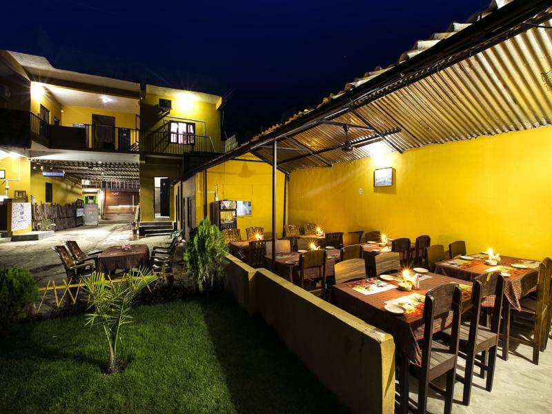 Sauraha Nana Hotel Екстер'єр фото