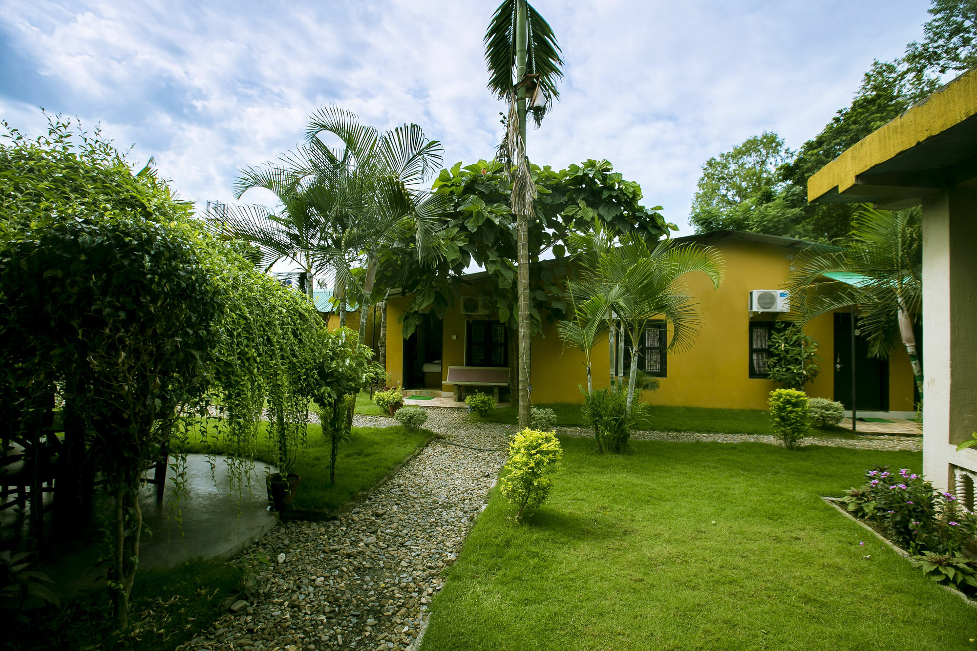 Sauraha Nana Hotel Екстер'єр фото